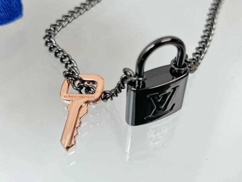 Practical Louis Vuitton Bracelets 256883