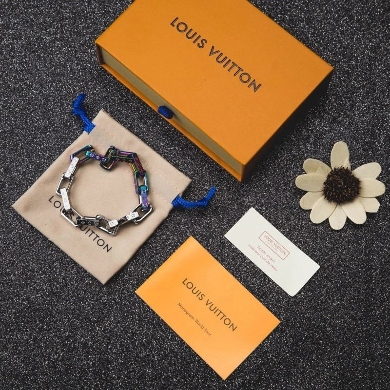 Packable Louis Vuitton Bracelets 256873
