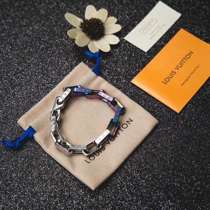 Packable Louis Vuitton Bracelets 256873
