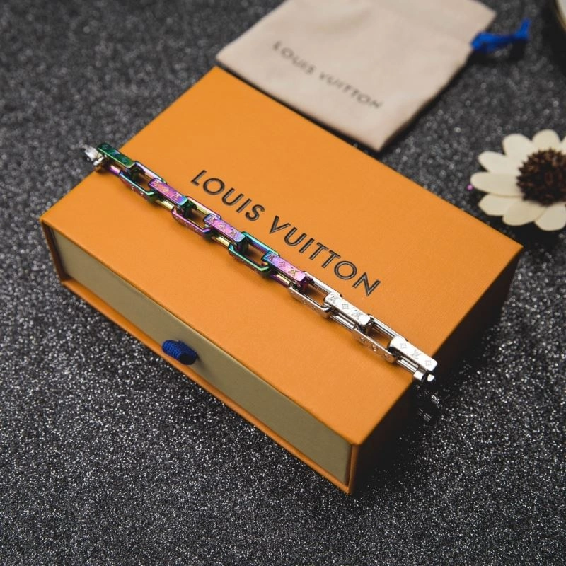 Packable Louis Vuitton Bracelets 256873