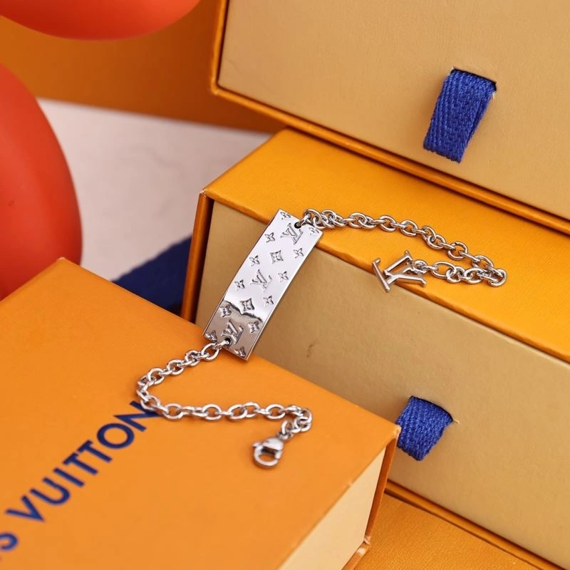 Popular Louis Vuitton Bracelets 256882