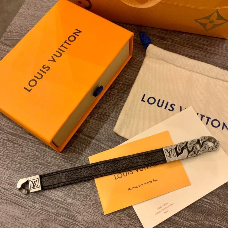 Versatile Louis Vuitton Bracelets 256894