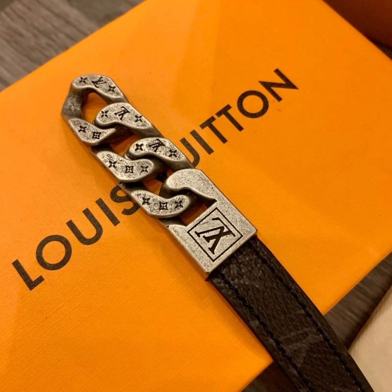 Versatile Louis Vuitton Bracelets 256894
