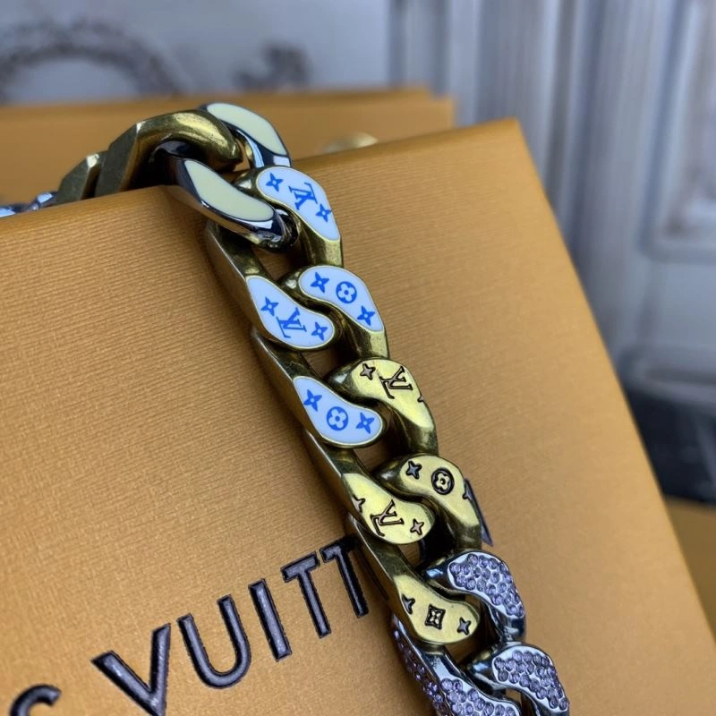 Louis Vuitton Bracelets ZipUp 256886