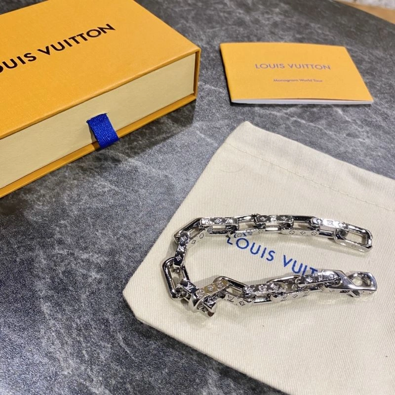 Louis Vuitton Bracelets Functional 256870