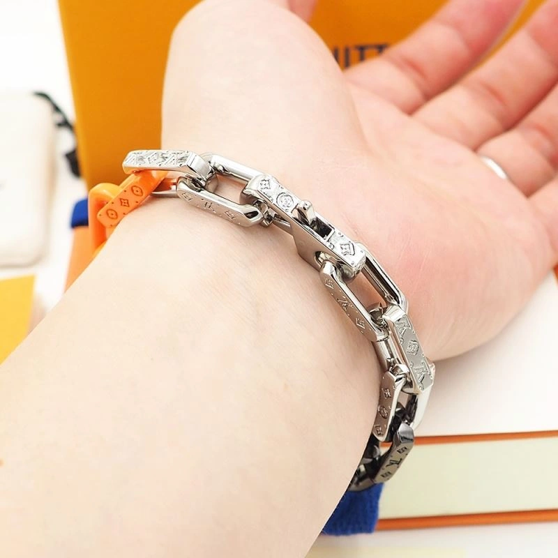 Louis Vuitton Bracelets Durable 256861