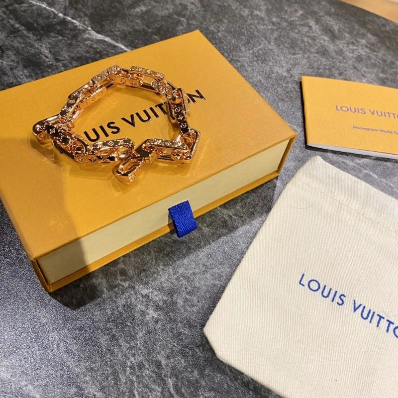 Elegant Louis Vuitton Bracelets 256857