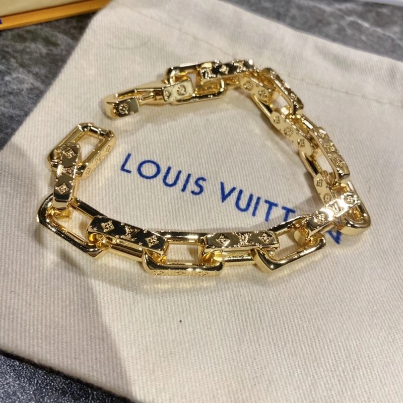 Louis Vuitton Bracelets Attractive 256594