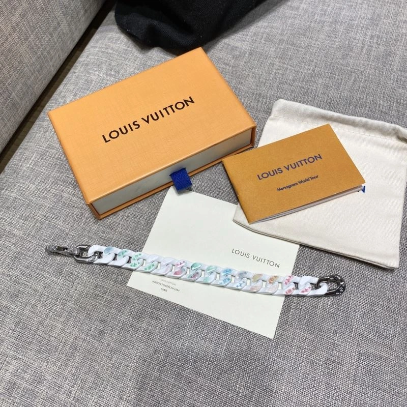 Stylish Louis Vuitton Bracelets 256855