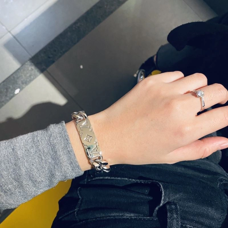 Louis Vuitton Bracelets Casual 256838