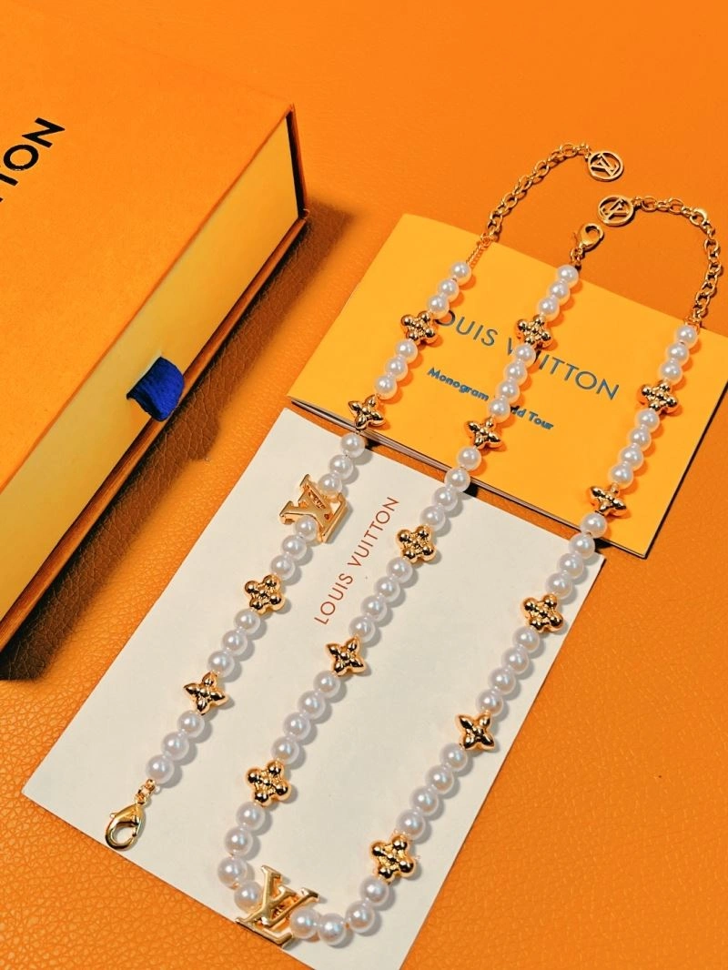 Louis Vuitton Bracelets Seasonal 256936
