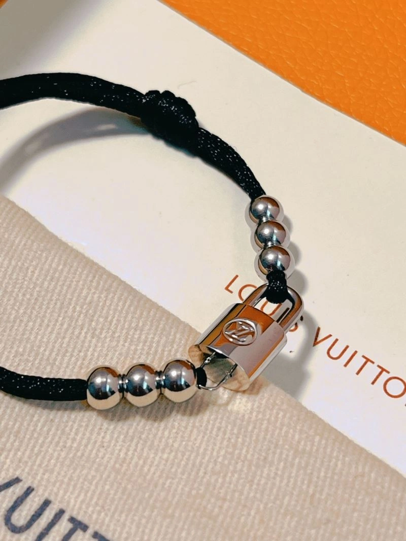 Louis Vuitton Bracelets AllSeason 256930