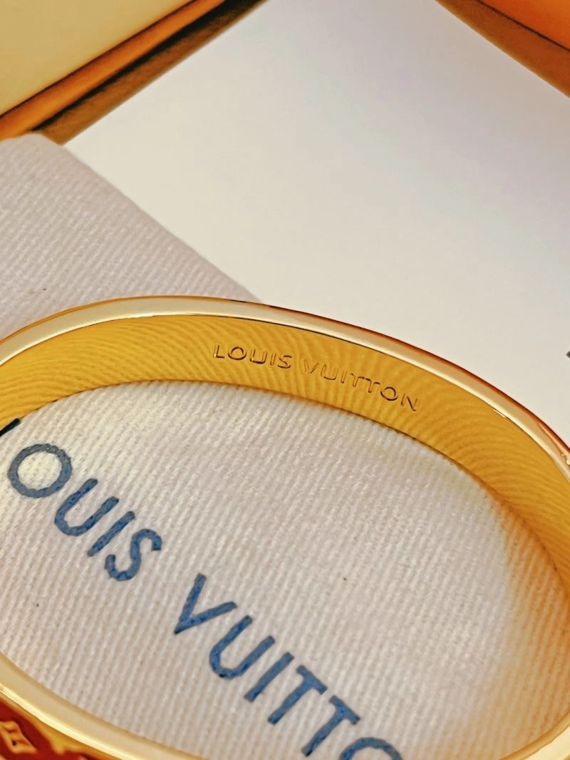 Louis Vuitton Bracelets WaterResistant 256920