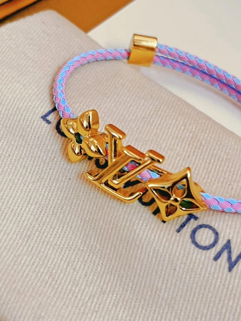 WellDesigned Louis Vuitton Bracelets 256908