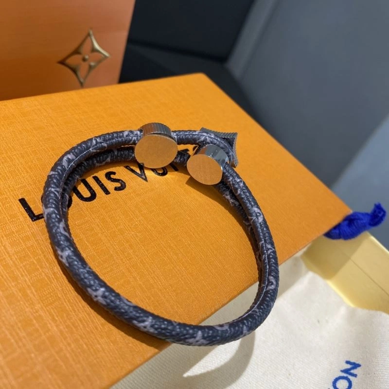 Refined Louis Vuitton Bracelets 256921