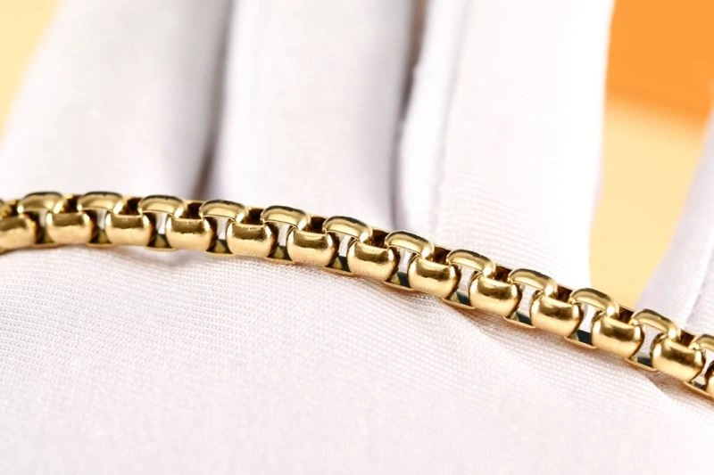 RelaxedFit Louis Vuitton Bracelets 256745