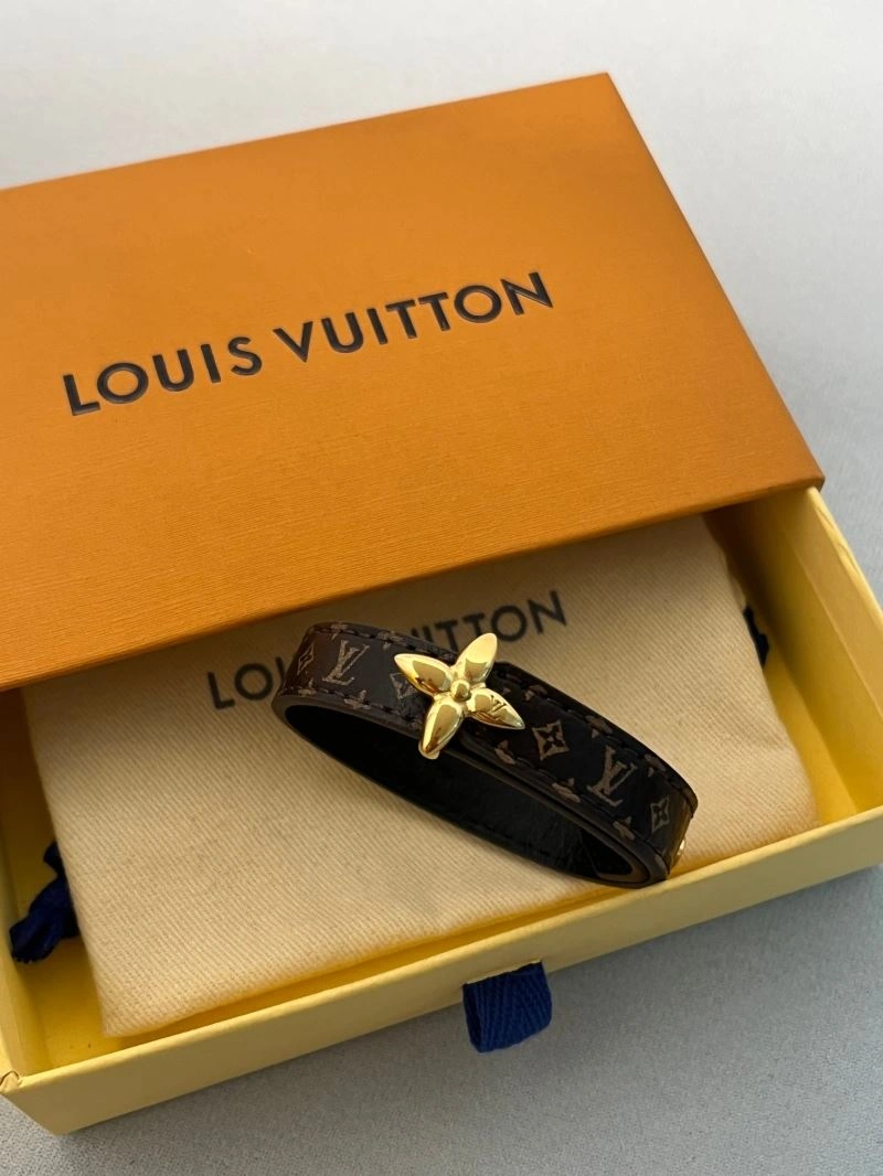 Louis Vuitton Bracelets Snug 256753