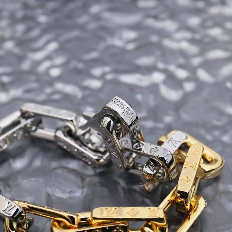 Effortless Louis Vuitton Bracelets 256917