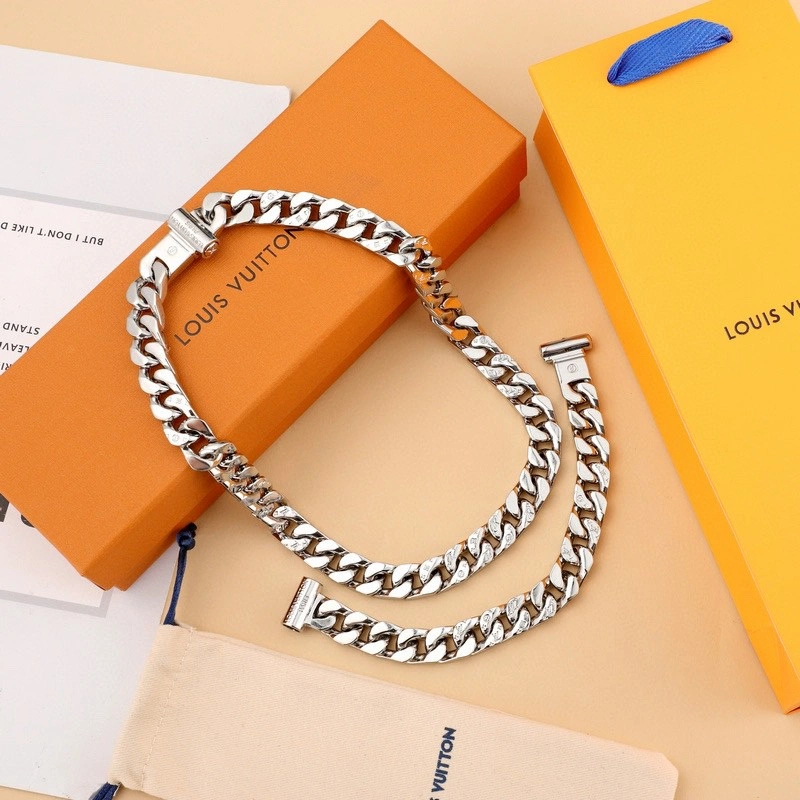 MultiPurpose Louis Vuitton Bracelets 256827