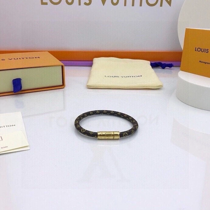 Trendy Louis Vuitton Bracelets 256836