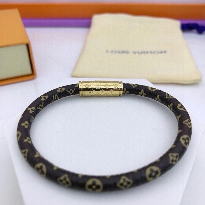 Trendy Louis Vuitton Bracelets 256836