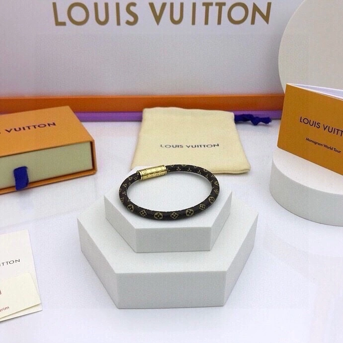 Trendy Louis Vuitton Bracelets 256836
