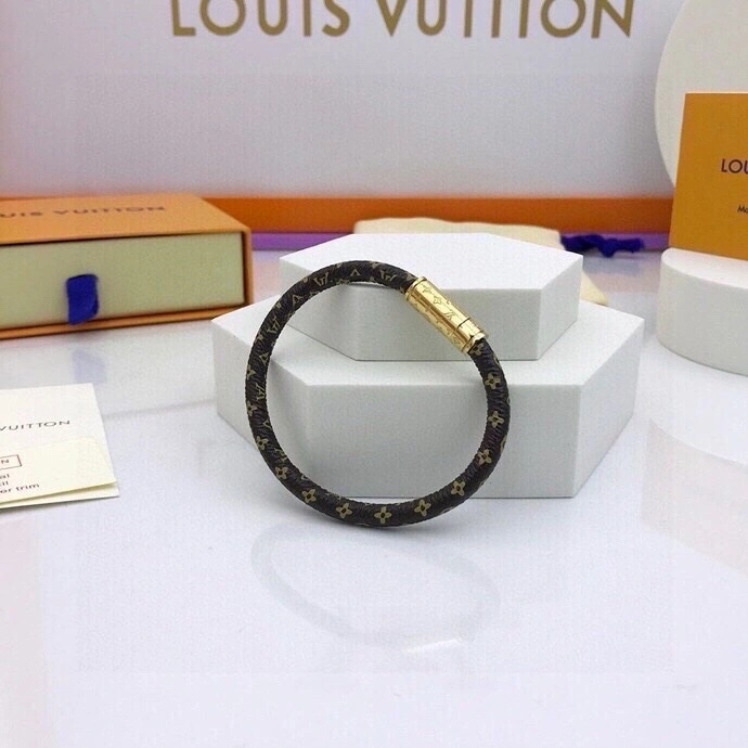 Trendy Louis Vuitton Bracelets 256836