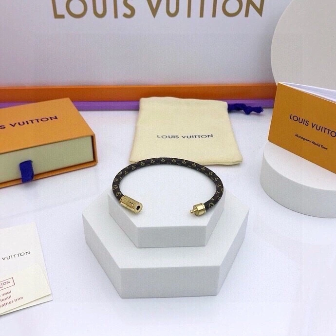Trendy Louis Vuitton Bracelets 256836