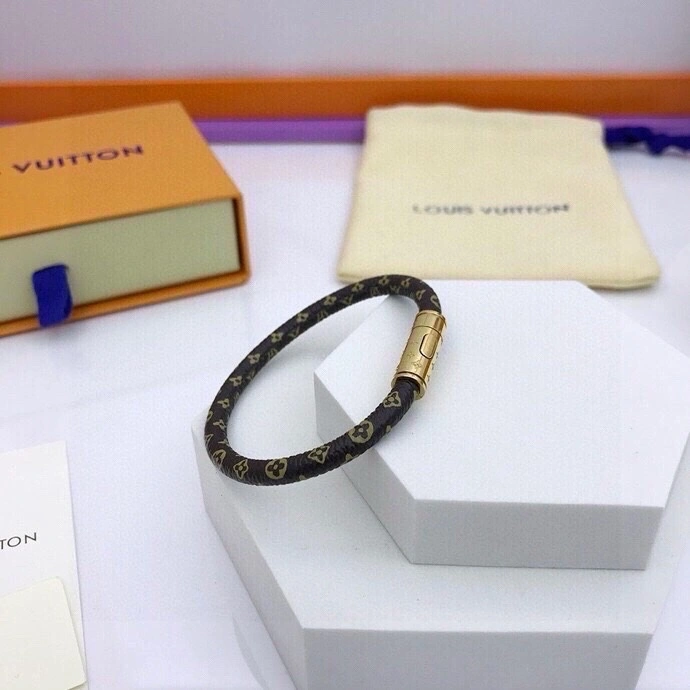 Trendy Louis Vuitton Bracelets 256836