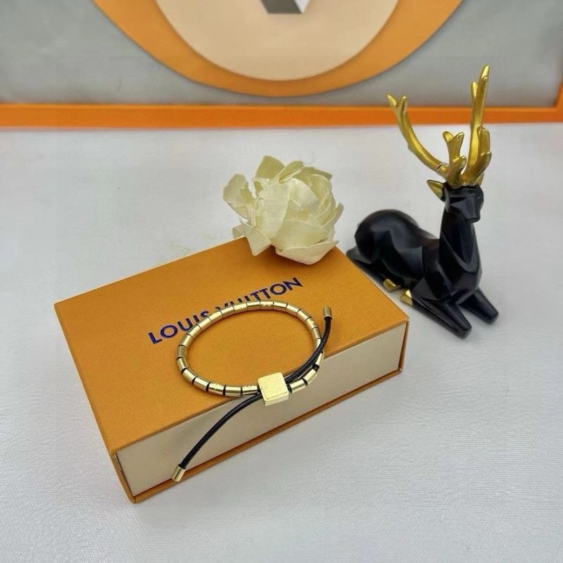 Minimalist Louis Vuitton Bracelets 256841
