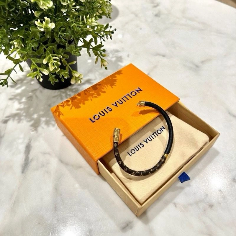 Louis Vuitton Bracelets Functional 256854