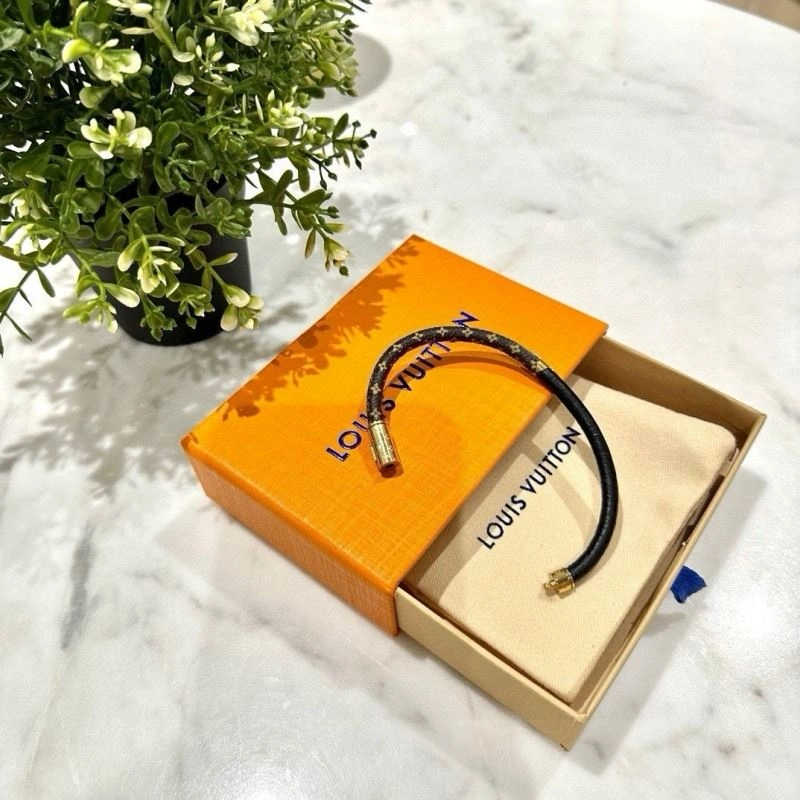 Louis Vuitton Bracelets Functional 256854