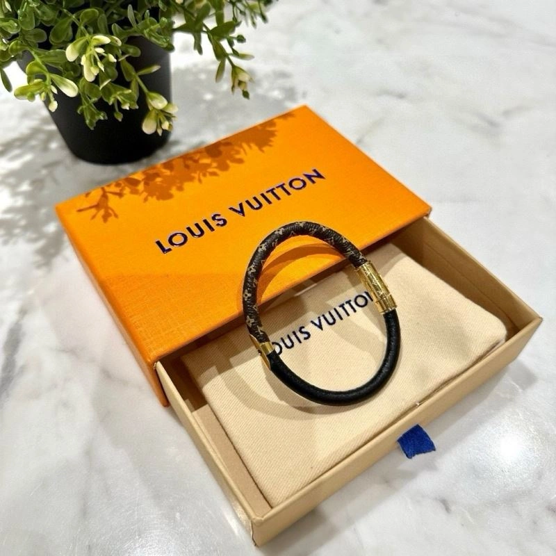 Louis Vuitton Bracelets Functional 256854