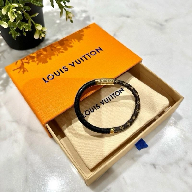 Louis Vuitton Bracelets Functional 256854