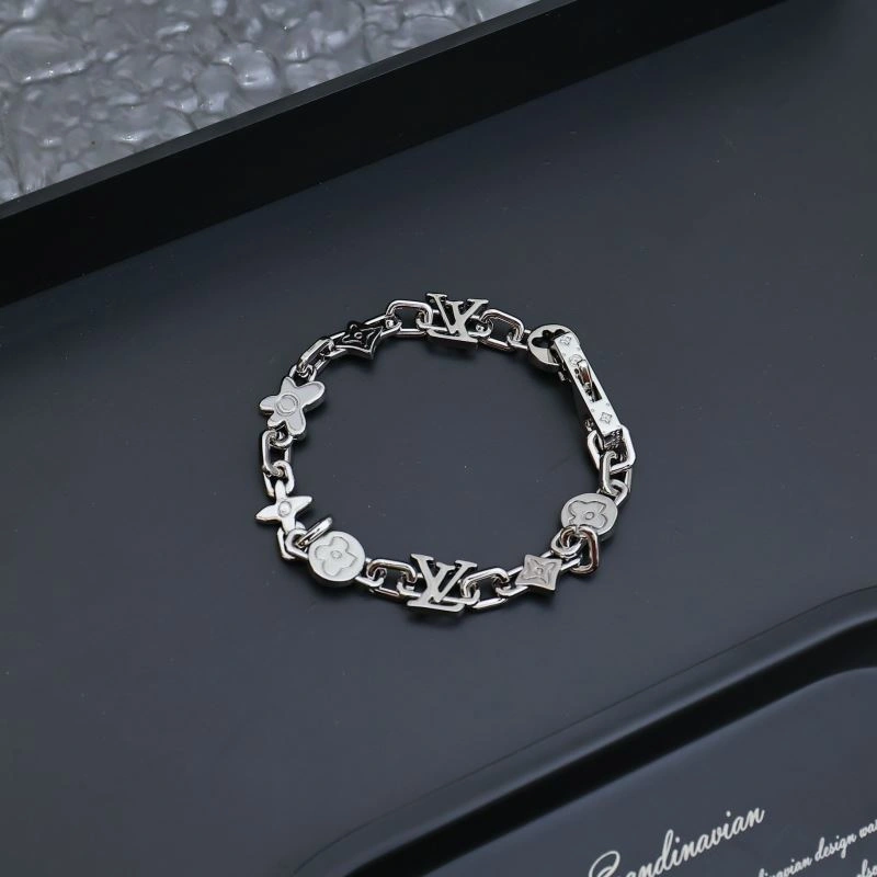 MultiPurpose Louis Vuitton Bracelets 256846