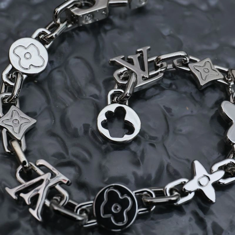 MultiPurpose Louis Vuitton Bracelets 256846