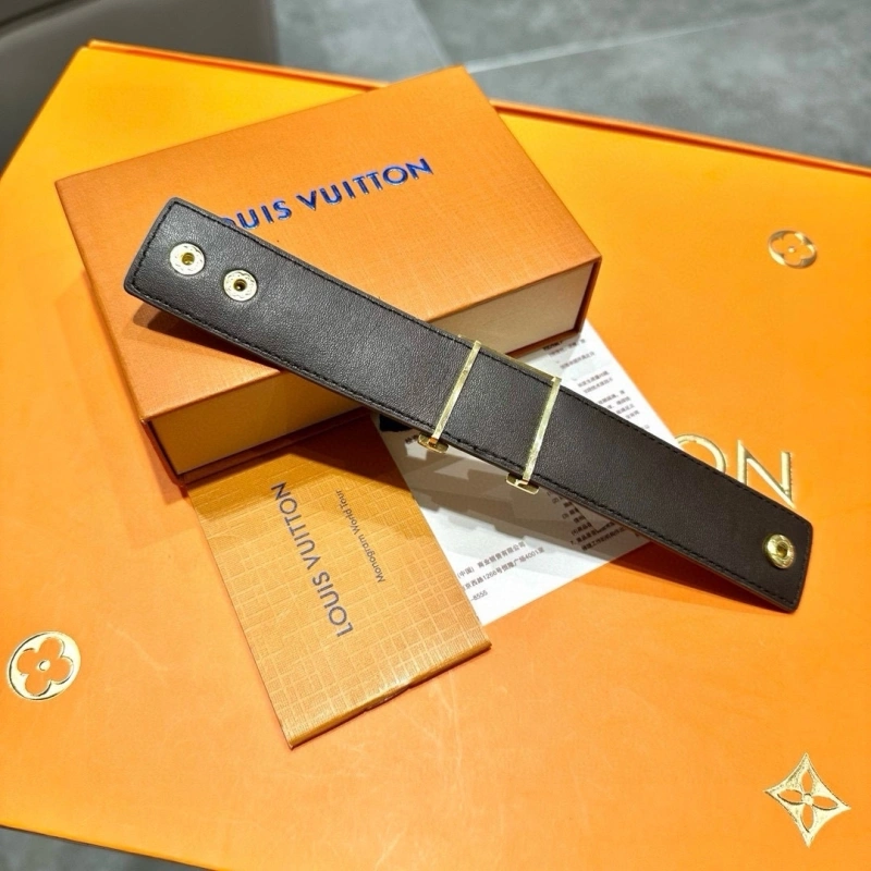 Louis Vuitton Bracelets Lightweight 256810