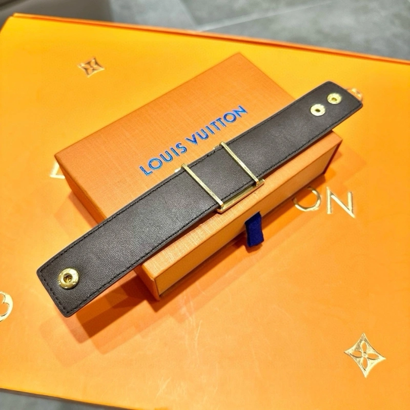 Louis Vuitton Bracelets Lightweight 256810
