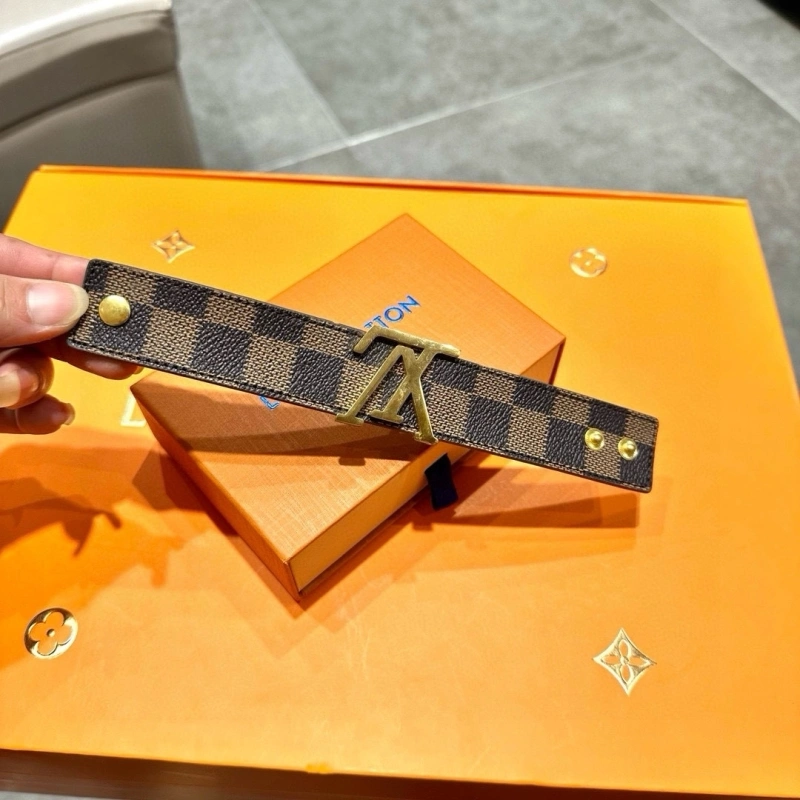 Louis Vuitton Bracelets Lightweight 256810