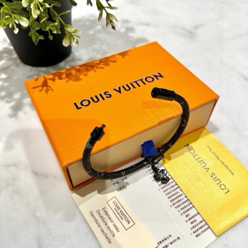 Durable Louis Vuitton Bracelets 256800