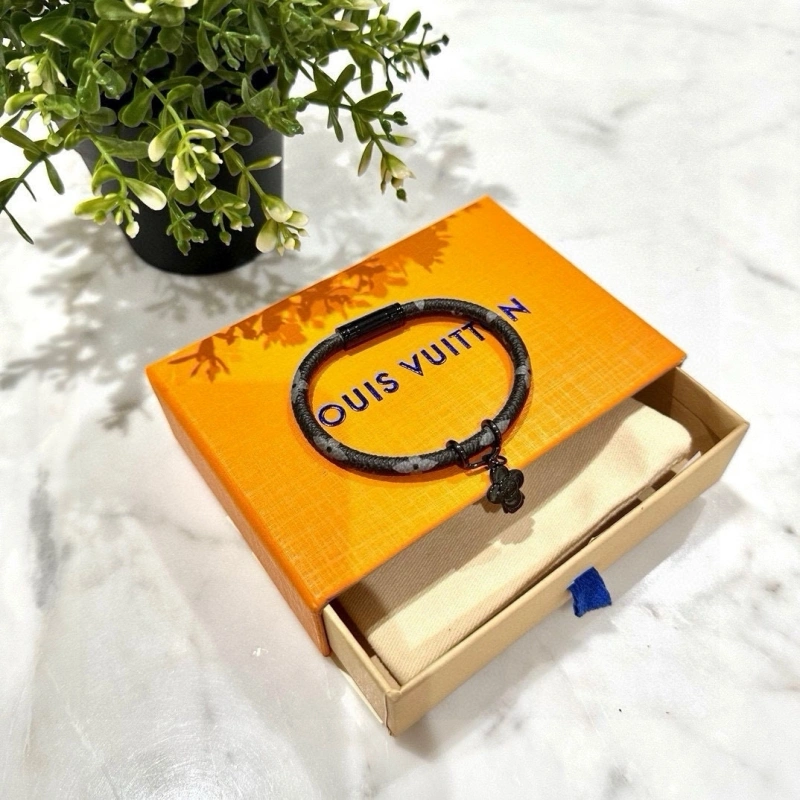 Durable Louis Vuitton Bracelets 256800