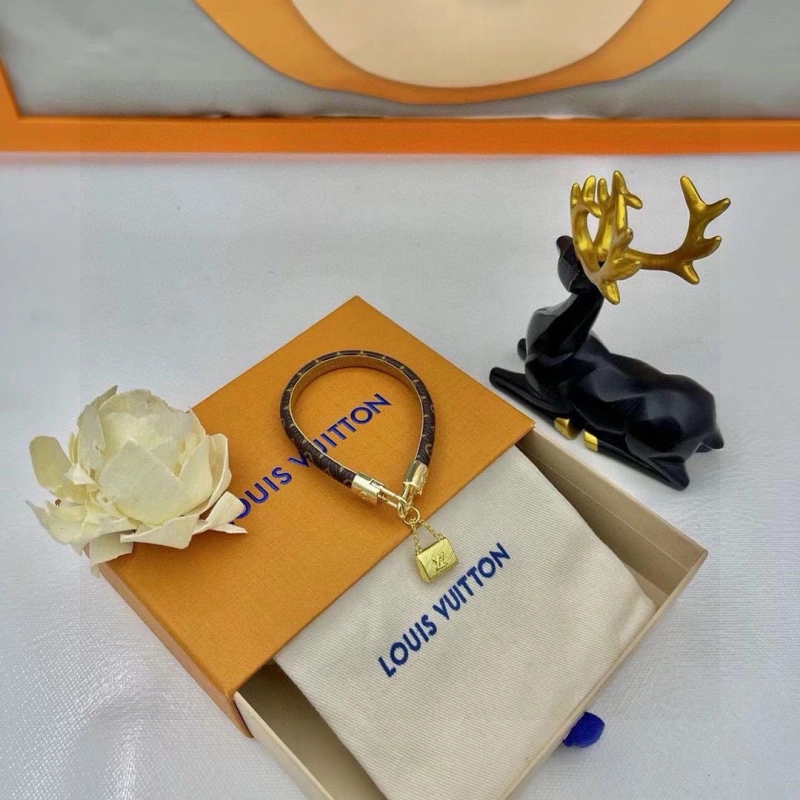 Louis Vuitton Bracelets Unisex 256801