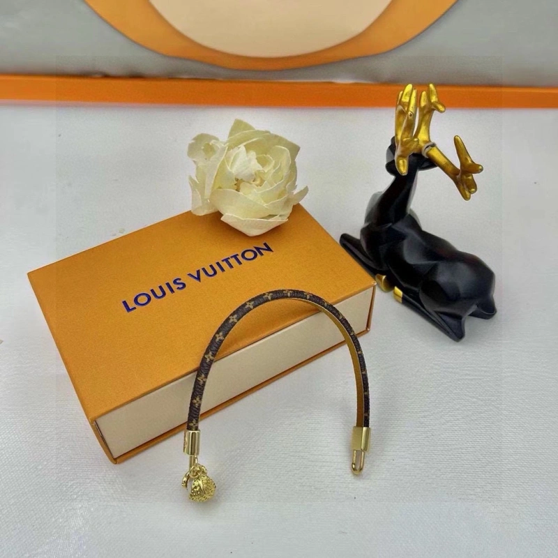 Breathable Louis Vuitton Bracelets 256803