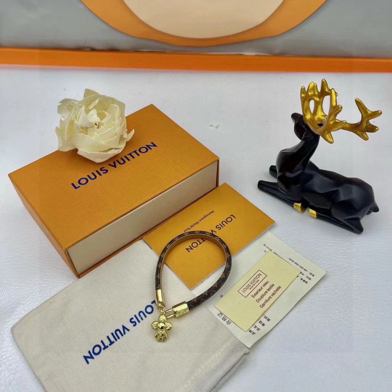 Practical Louis Vuitton Bracelets 256778