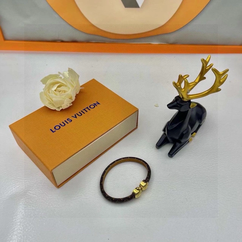 Louis Vuitton Bracelets Bold 256779