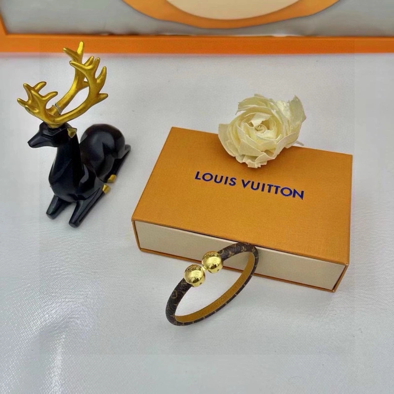 Louis Vuitton Bracelets Bold 256779