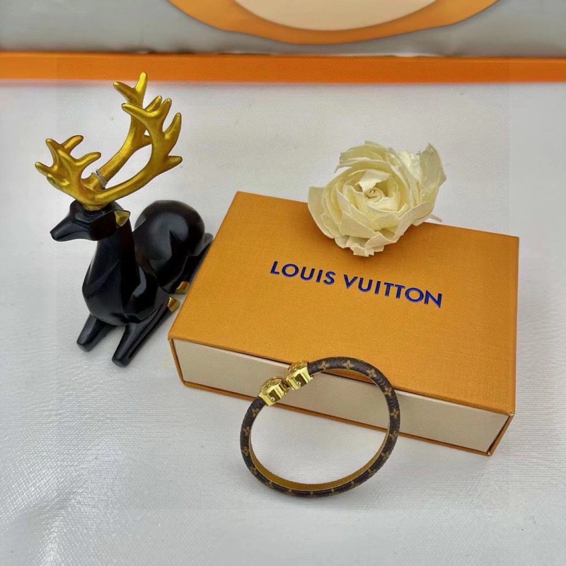 Louis Vuitton Bracelets Bold 256779