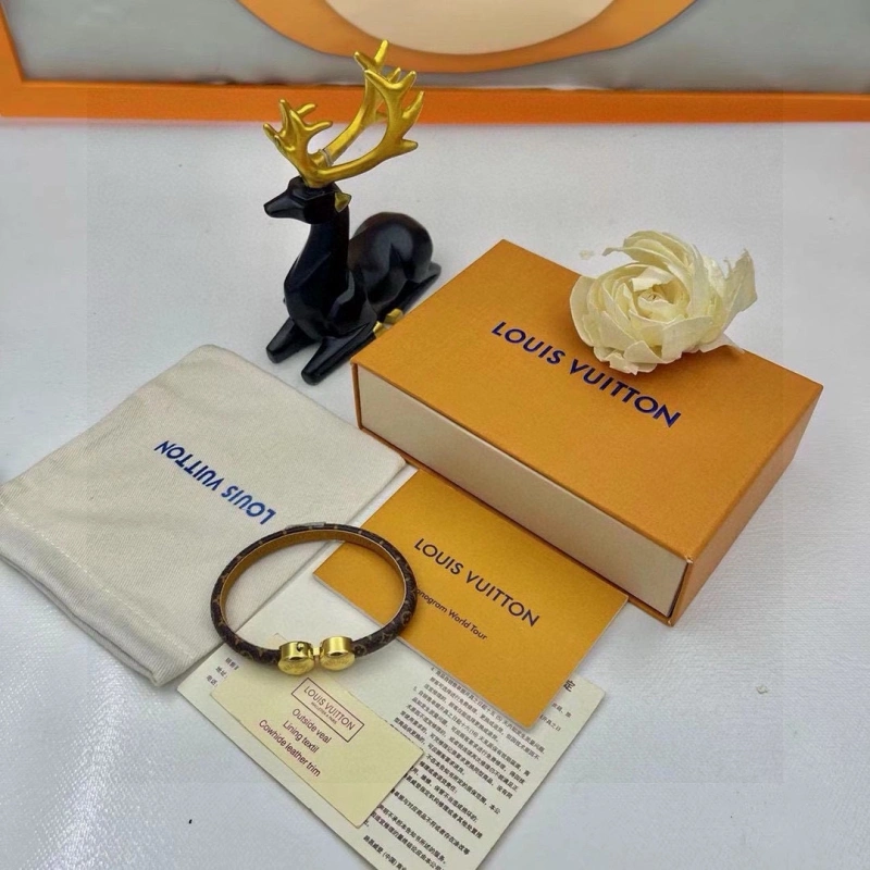 Louis Vuitton Bracelets Bold 256779
