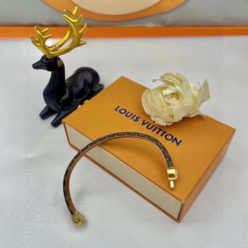 Louis Vuitton Bracelets Bold 256779