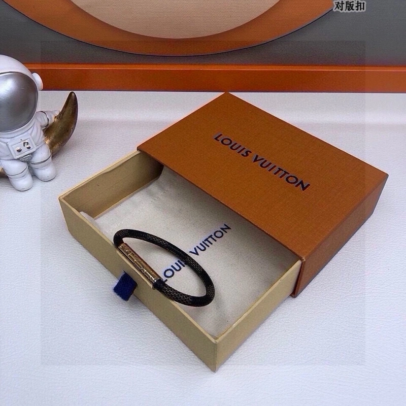 UrbanStyle Louis Vuitton Bracelets 256775